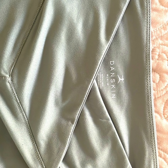 Danskin capris - Picture 2 of 2